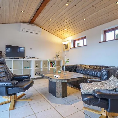 2 Bedroom Cozy In Ega * Skæring