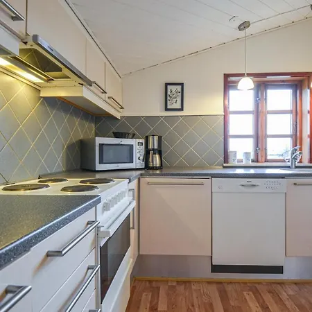 2 Bedroom Cozy In Ega